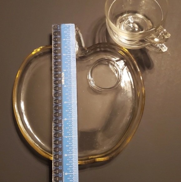 Glass apple snack plates and tea cup sets, Tea cup and saucer sets, Apple Patter - Picture 5 of 6